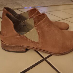 Free People tan leather mules